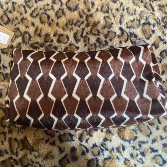 NWT Revive Vintage Faux Fur Cosmetic Bag - Picture 4 of 6